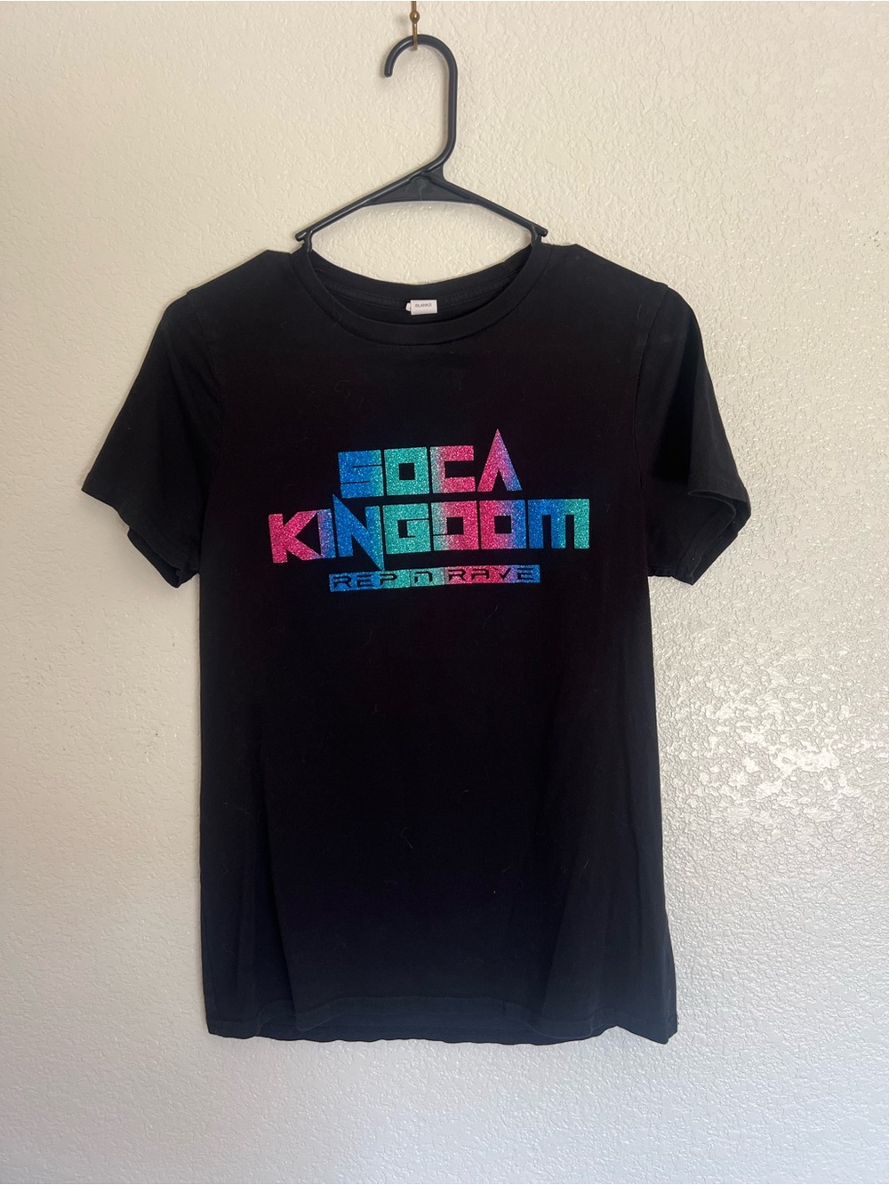 ‘Soca Kingdom' Graphic Sparkling Tee
